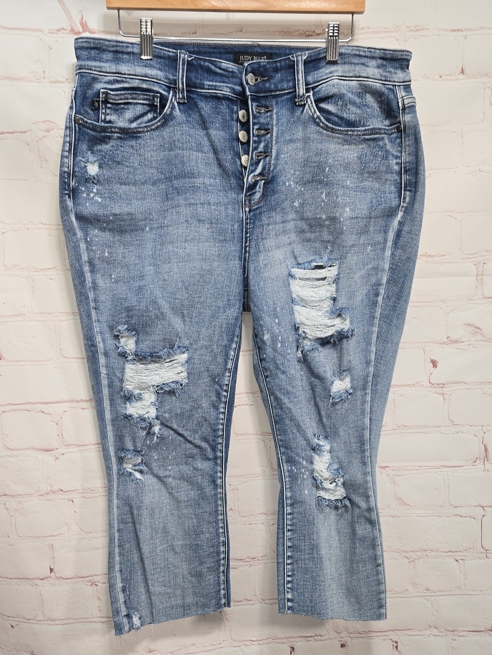 Judy Blue Women's Ripped Button-Fly Cropped Jeans - Light Blue Wash Size 18W